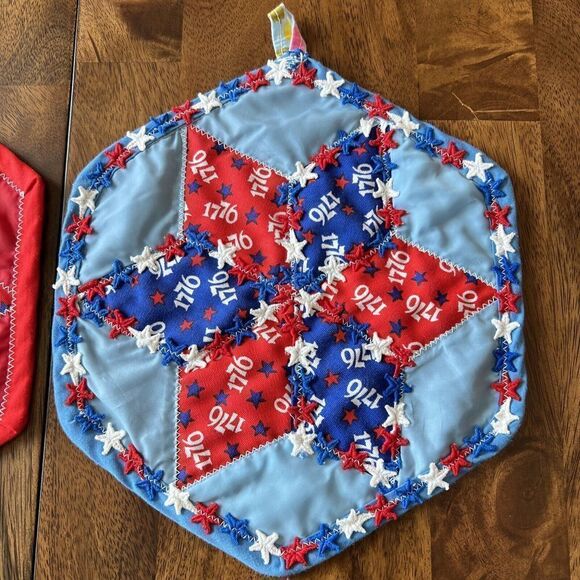 Patriotic Handmade Potholder Hot Pad Trivets Set Of Two - Picture 3 of 7